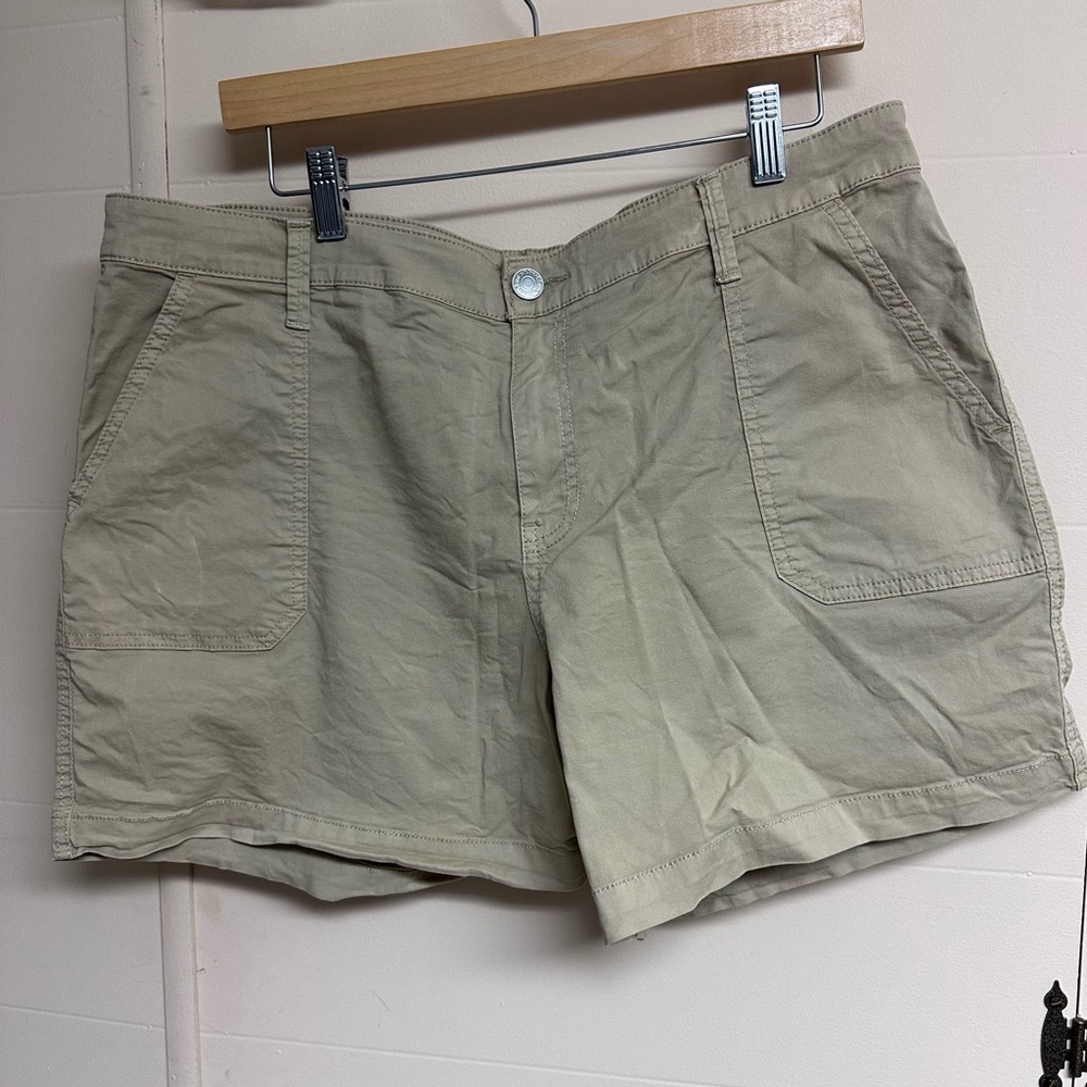 St. John’s Bay Shorts Tan size 16 Women